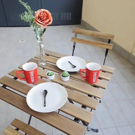 Claudias Flat By Domusdimore アパート