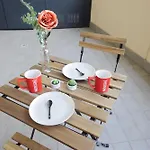 Claudias Flat By Domusdimore Διαμέρισμα